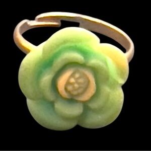 Vintage Green Flower Adjustable Ring - Estate Jewelry - Unidentified Material